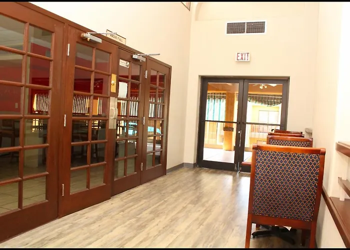 Hotel Ramada By Wyndham Tucson Airport 3*