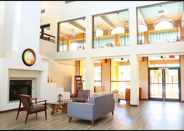 Hotel Ramada By Wyndham Tucson Airport 3*