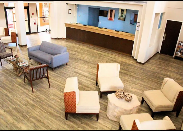 Hotel Ramada By Wyndham Tucson Airport
