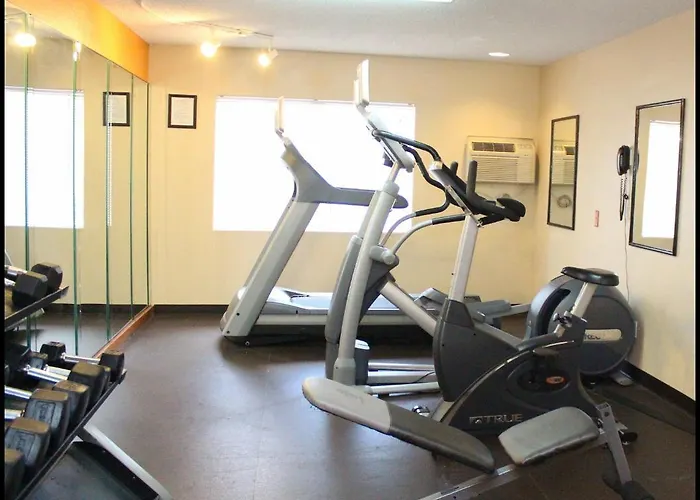 Ramada By Wyndham Tucson Airport Drexel Heights