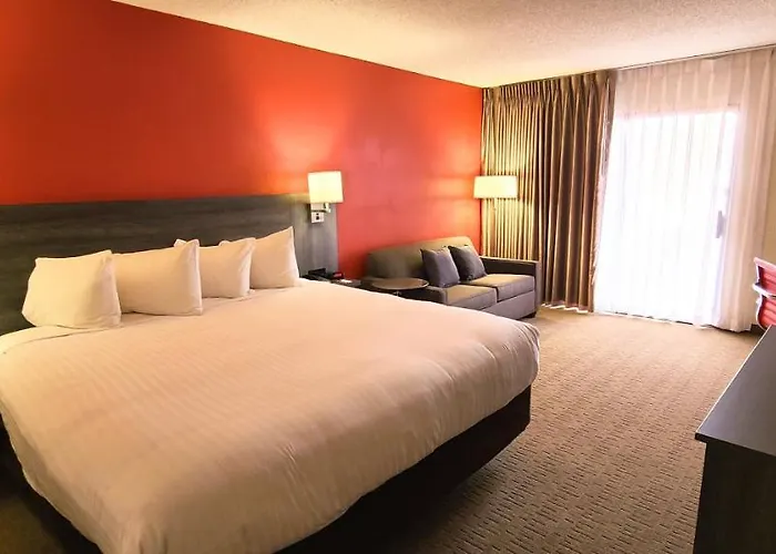 Ramada By Wyndham Tucson Airport 3*