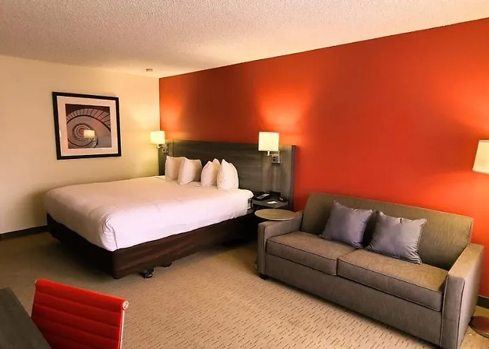 Ramada By Wyndham Tucson Airport Hotel Drexel Heights