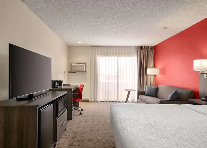 Ramada By Wyndham Tucson Airport Hotel Drexel Heights