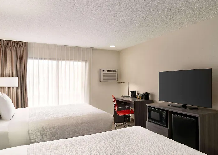 Ramada By Wyndham Tucson Airport Hotel 3*