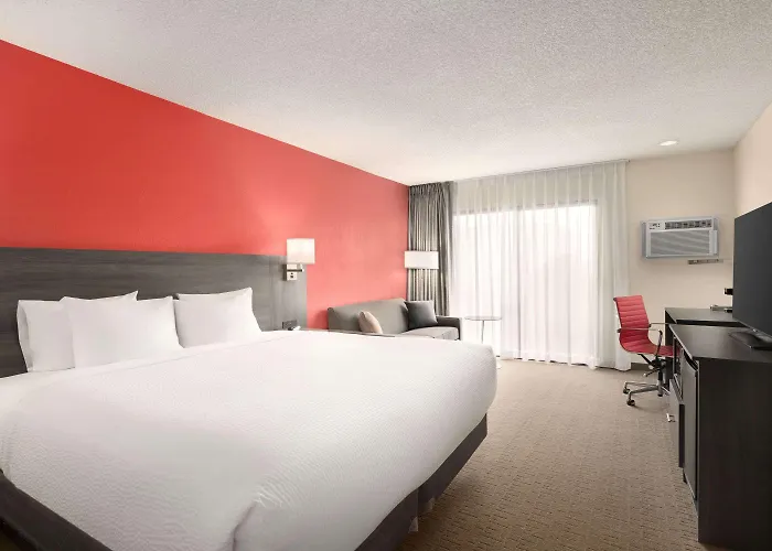 Ramada By Wyndham Tucson Airport 3*