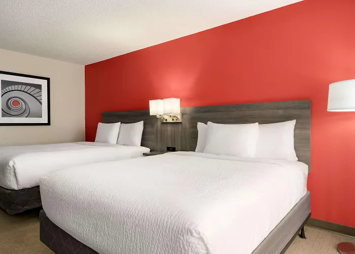 Ramada By Wyndham Tucson Airport Hotel 3*