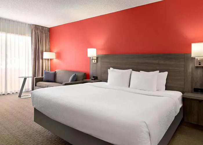 Hotel Ramada By Wyndham Tucson Airport