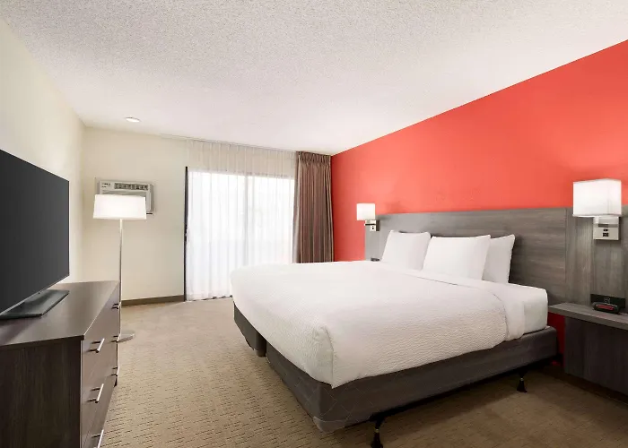 Hotel Ramada By Wyndham Tucson Airport 3*