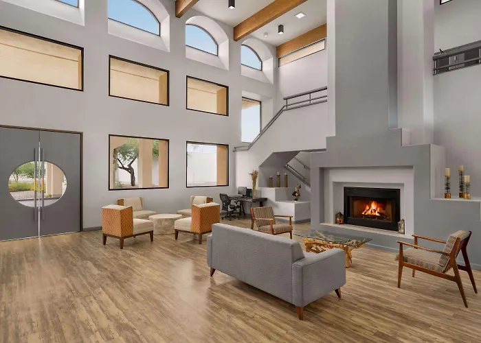 Ramada By Wyndham Tucson Airport 3*