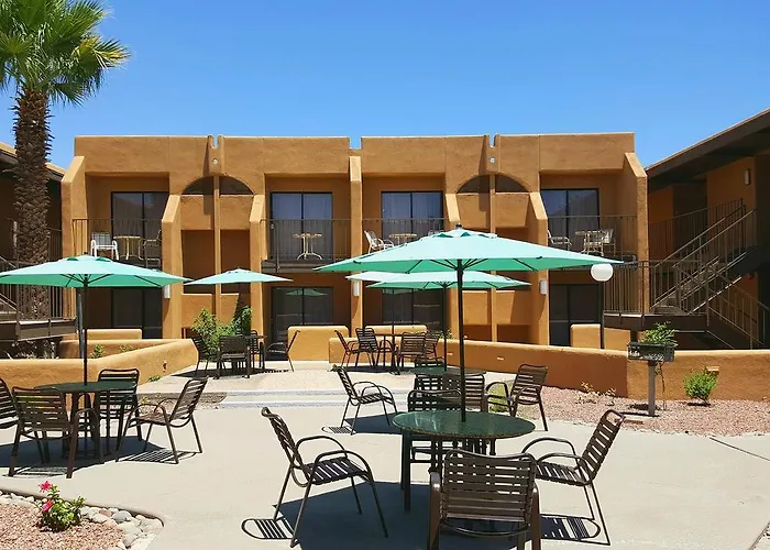 Ramada By Wyndham Tucson Airport Drexel Heights