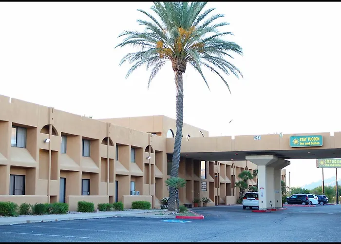 Hotel Ramada By Wyndham Tucson Airport