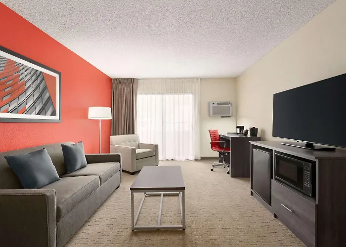 Ramada By Wyndham Tucson Airport Hotel