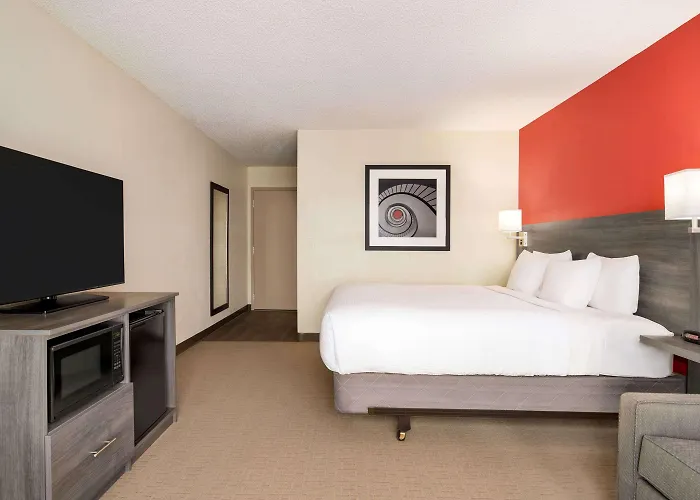 Ramada By Wyndham Tucson Airport Hotel