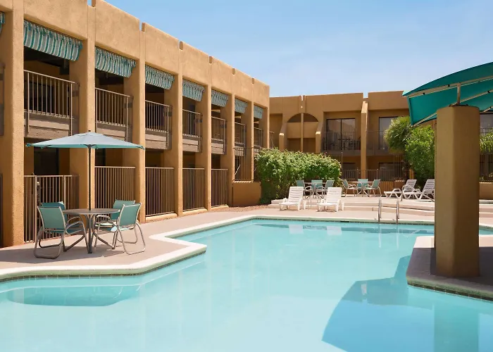 Ramada By Wyndham Tucson Airport Hotel