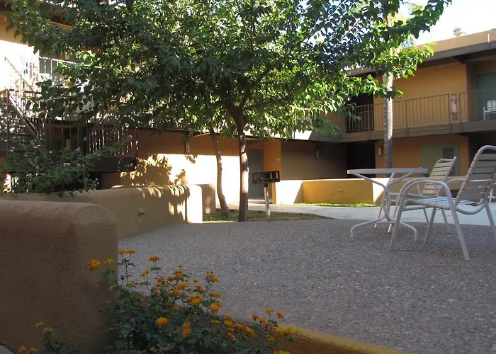 Ramada By Wyndham Tucson Airport Hotel 3*