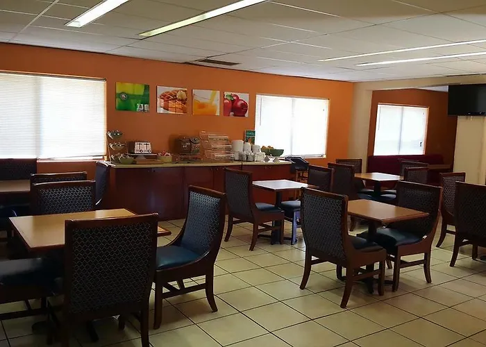 Hotel Ramada By Wyndham Tucson Airport Drexel Heights