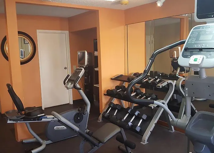Ramada By Wyndham Tucson Airport Hotel