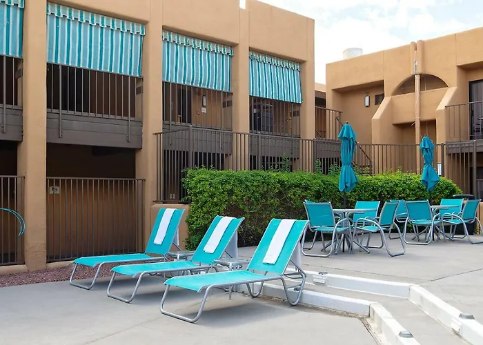 Ramada By Wyndham Tucson Airport Hotel Drexel Heights
